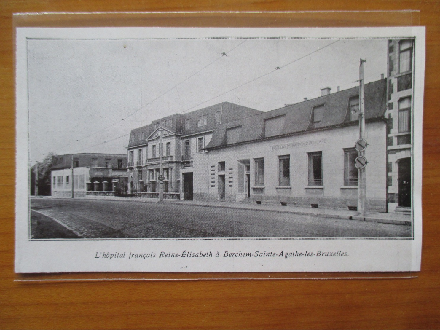 1935  BERCHEM SAINTE AGATHE LEZ BRUXELLES   - L' Hopital Français   - Coupure De Presse Originale (encart Photo) - Documents Historiques