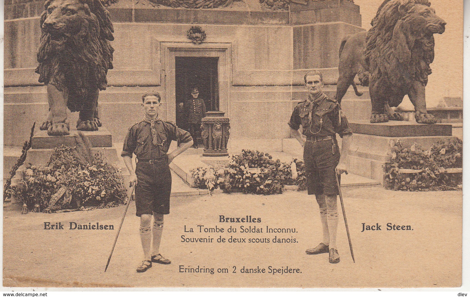 Bruxelles - La Tombe Du Soldat Inconnu - Souvenir De Deux Scouts Danois - Phototypie, Bruxelles - Bauwerke, Gebäude