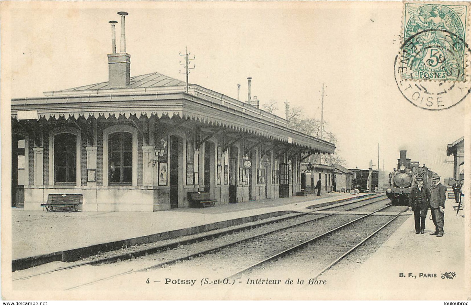 POISSY INTERIEUR DE LA GARE AVEC LE TRAIN - Poissy