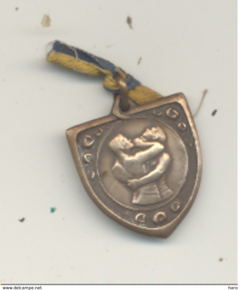 LUTTE - Médaille Du Club Athlétique St Gillois 19/05/1928 (b244) - Athletics