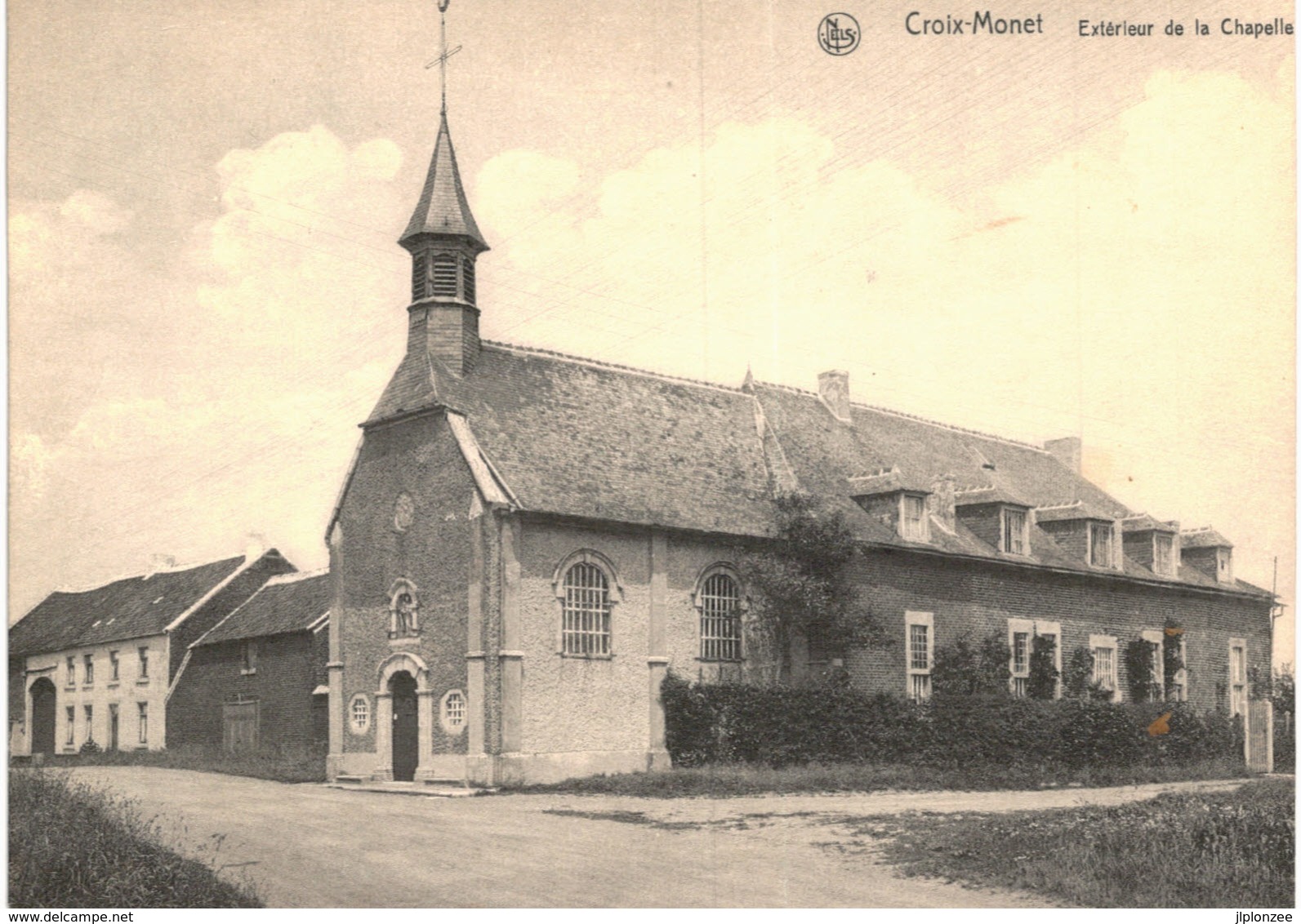 AISCHE-EN-REFAIL   Croix Monet  Extérieur De La Chapelle - Eghezée