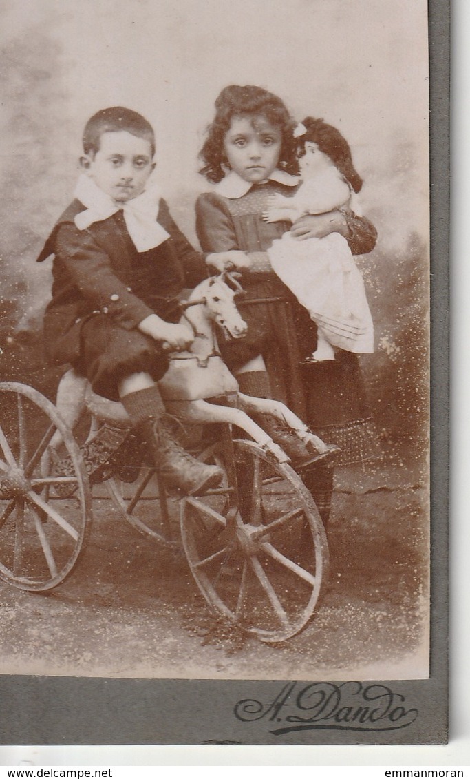 CDV Garçonnet Sur Cheval à Pédales, Fillette à La Poupée  - Photographie A. Danto - Personnes Anonymes