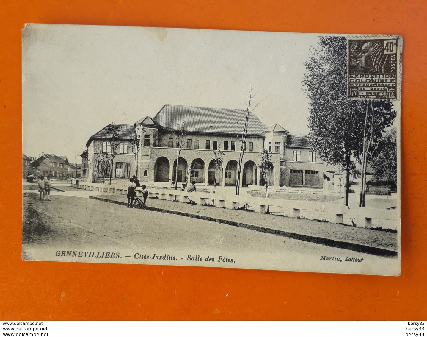 CPA -  GENNEVILLIERS - Cités Jardins - Salle Des Fêtes (animée: Personnages) - Gennevilliers