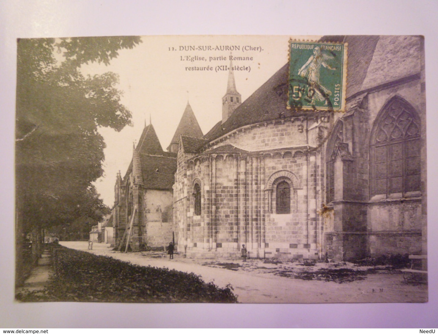 DUN-sur-AURON  (Cher)  :  L'EGLISE , Partie Romane Restaurée   XXX - Dun-sur-Auron