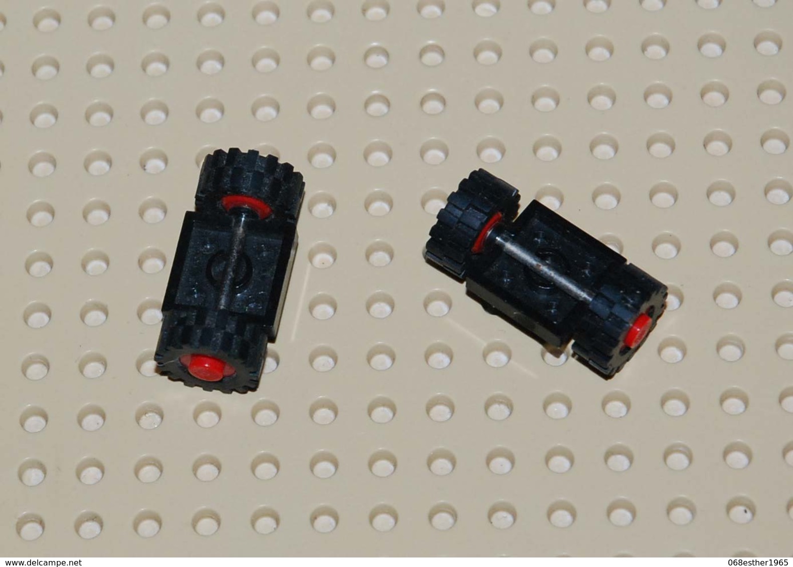 Lego Lot 2x Ensemble Roue Plate Noir 2x2 Avec Roue Rouge Et Pneu Noir Ref 122c01assy2 - Lego Technic