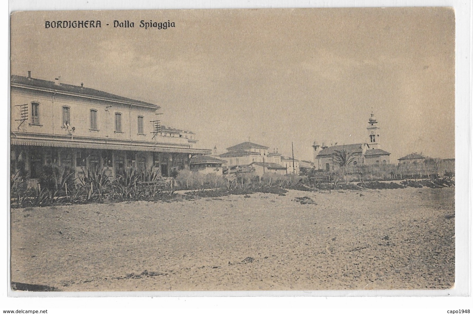 CARD  BORDIGHERA  VISTA DALLA SPIAGGIA PIEGHINA ANGOLO DESTRO IN BASSO COME DA SCANNER  (IMPERIA)-FP-N -2-   0882-28504 - Imperia