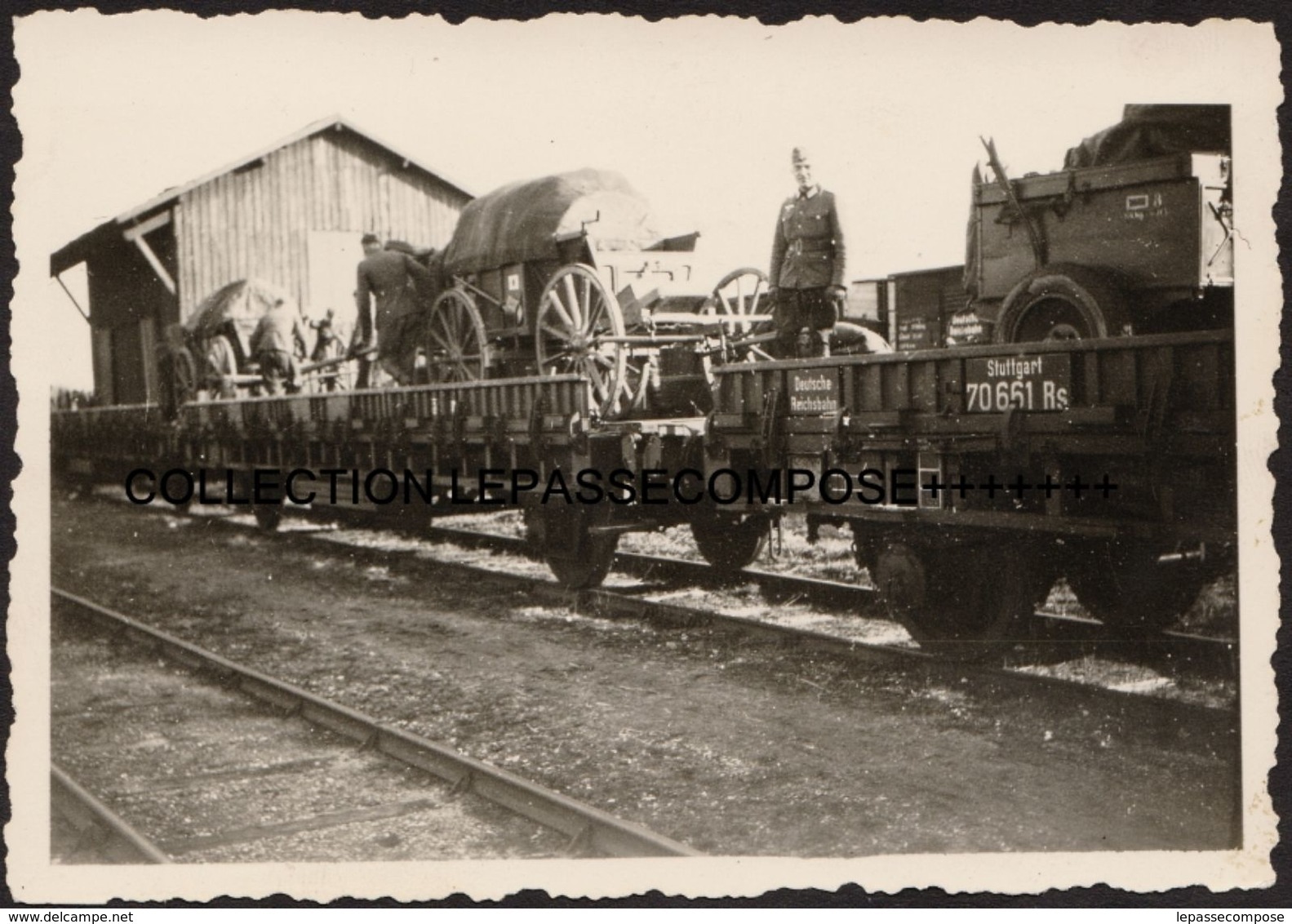 TOP - SOULLANS - LA GARE - LOT 3 CLICHES DECHARGEMENT D'UN TRAIN PAR L'OCCUPANT ALLEMAND -BELLE LOCOMOTIVE EN MARS 1941 - Soullans