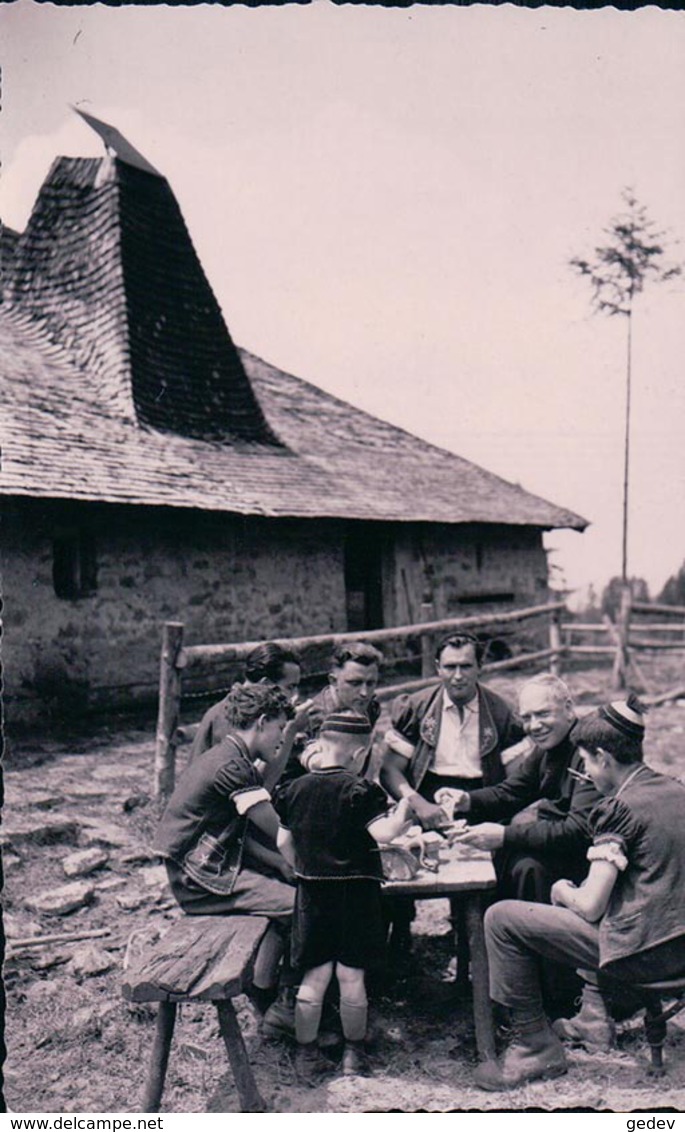 Les Paccots Sur Châtel St Denis, Moment De Repos, Les Armaillis Devant Le Chalet (2685) - Châtel-Saint-Denis