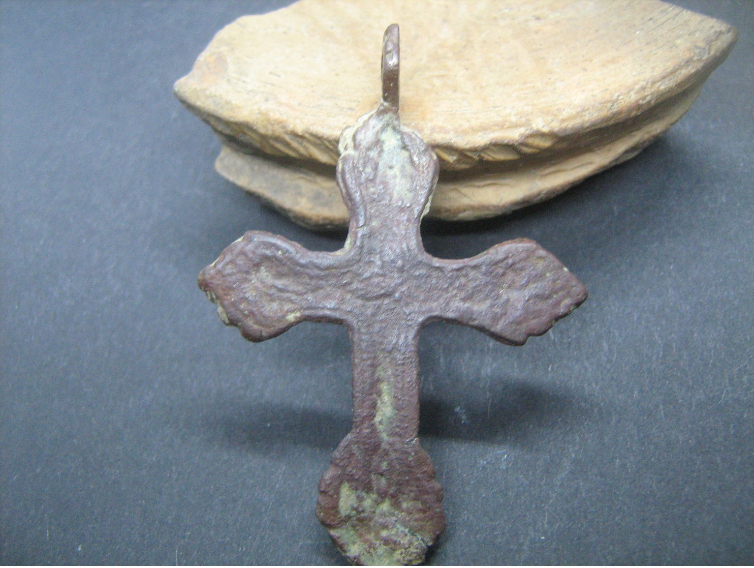 Ancient Bronze Cross 15-17 Century - Archéologie