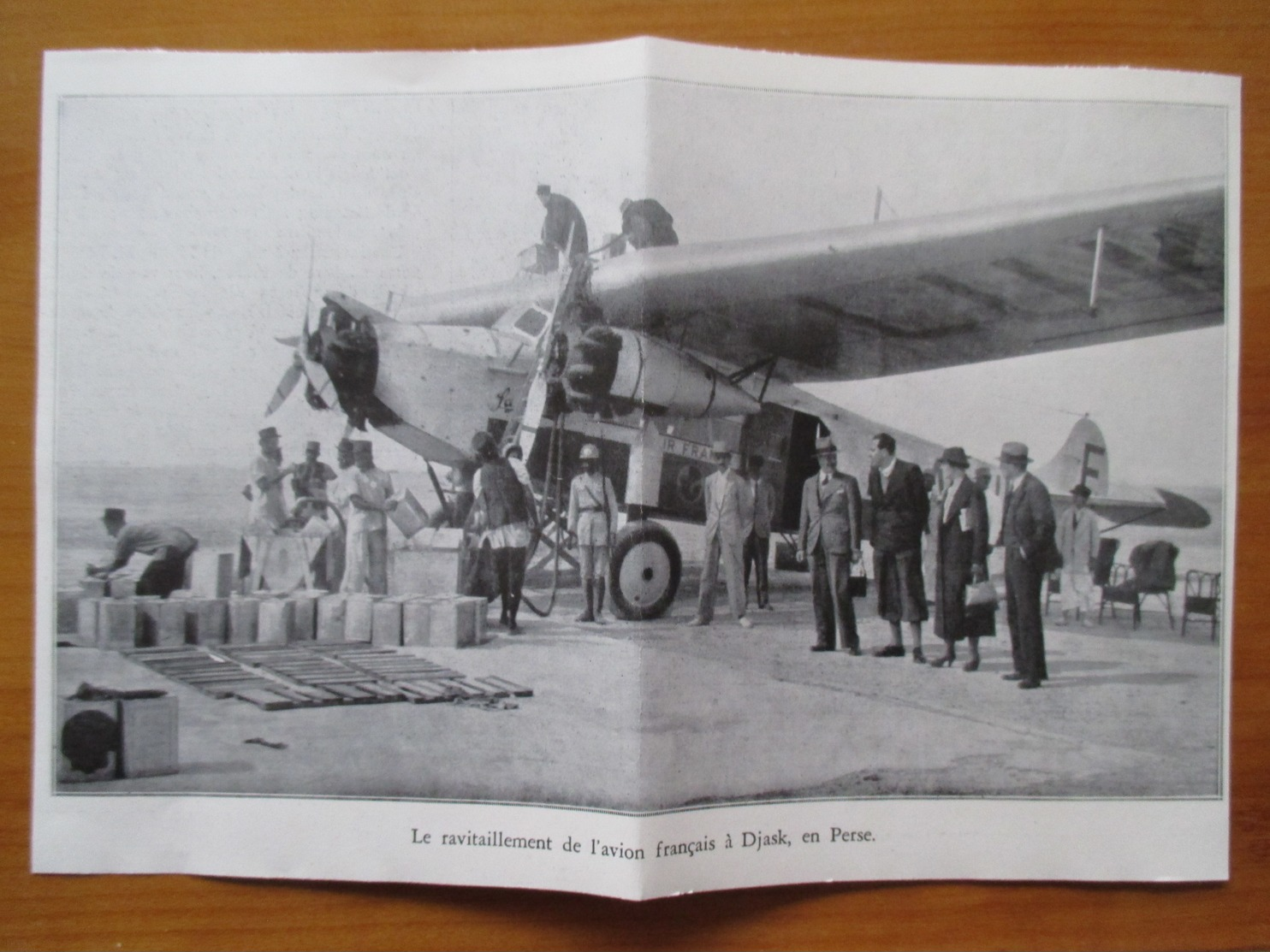 1935  IRAN Aéroport De Jask  جَسک  - Ravitaillement Avion Français - Coupure De Presse Originale (encart Photo) - Documentos Históricos