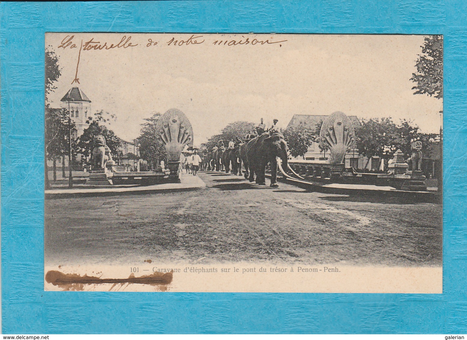 Cambodge. - Caravane D'Éléphants Sur Le Pont Du Trésor à Penom-Penh. - Cambodge