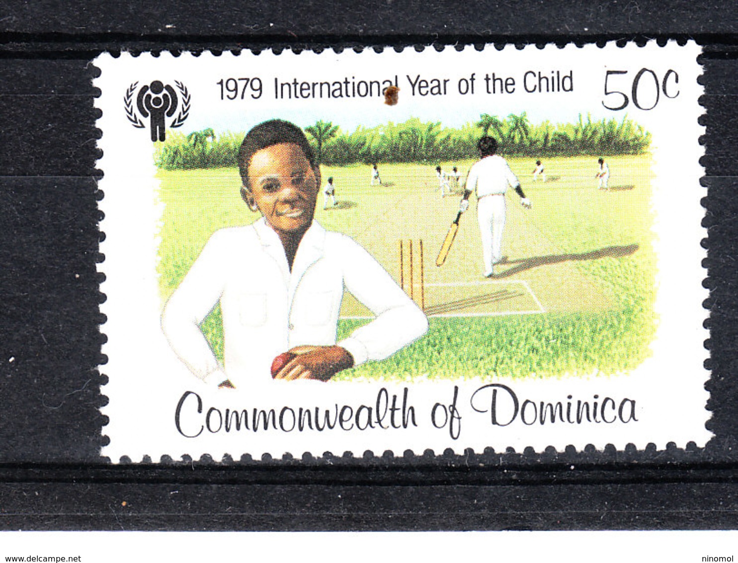 Dominica  - 1979. Anno Della Gioventù. Youth Year. Bimbo Al Cricket . MNH - Cricket