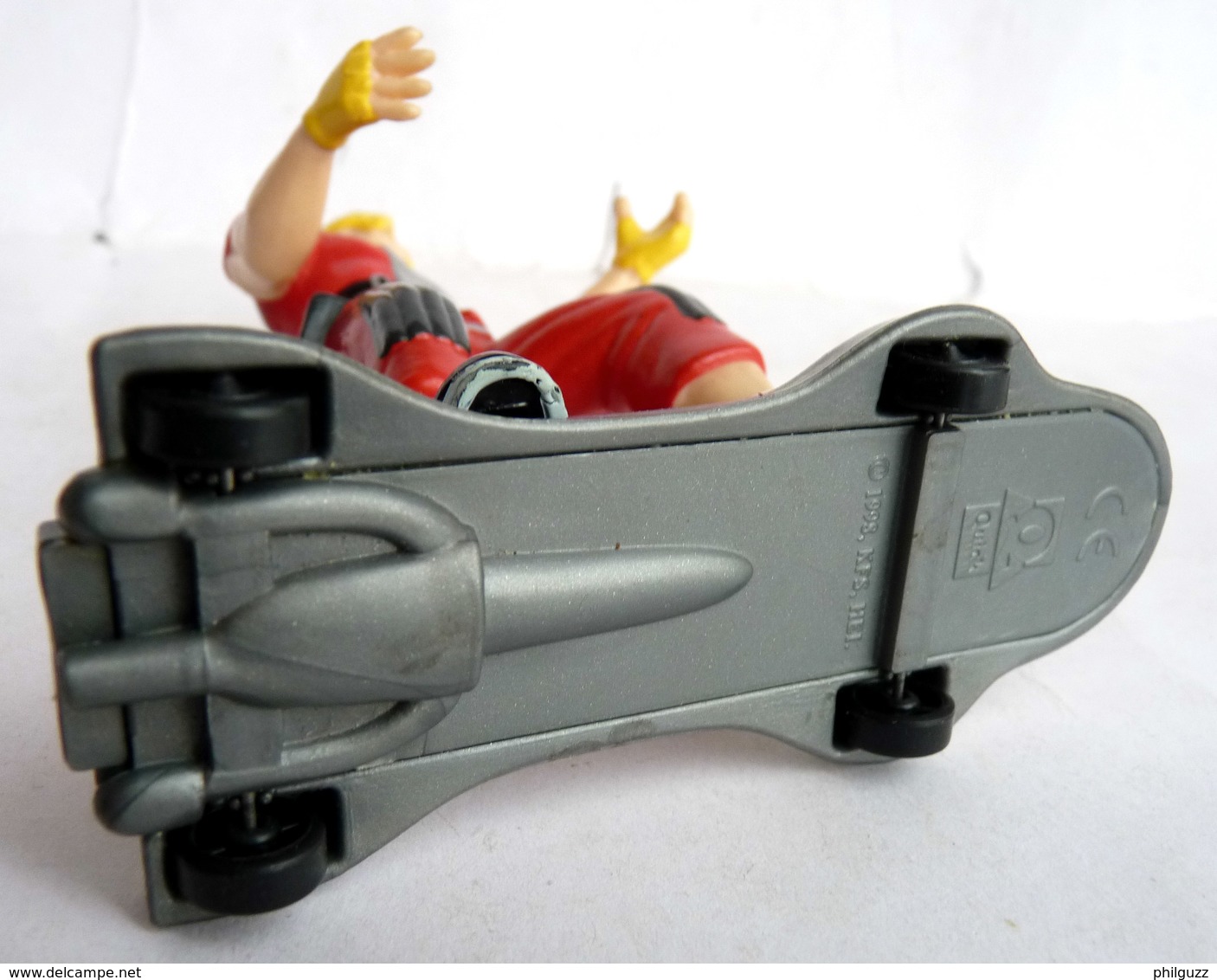 FIGURINE FLASH GORDON - FLASH GORDON QUICK 1998 Avec Son Skate - Autres & Non Classés