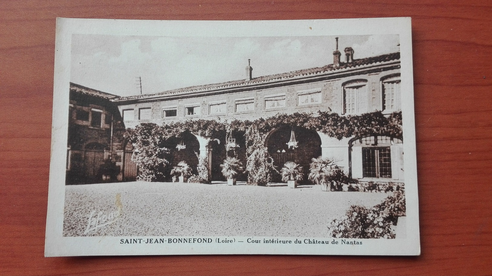 Saint-Jean-Bonnefond - Cour Interieure Du Chateau De Nantas - Autres & Non Classés