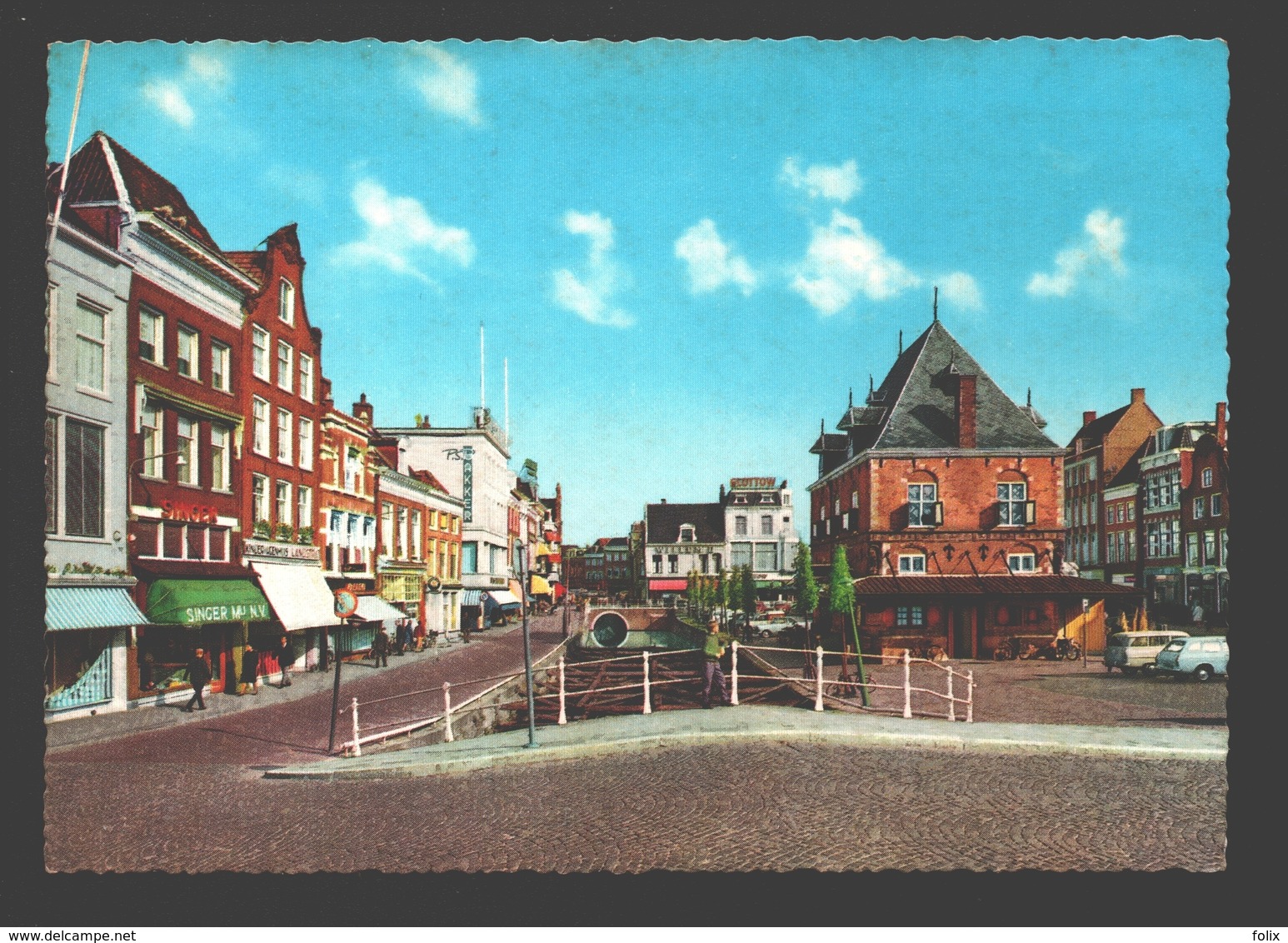 Leeuwarden - Uitzicht Vanaf De Lange Pijp Op De Stille Kant - Nieuwestad Met Rechts Het Waaggebouw - Leeuwarden