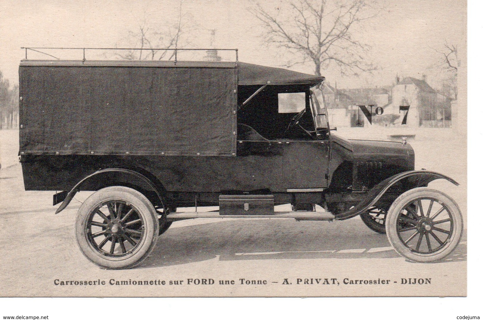 Camionnette Sur FORD Unne Tonne .A.Privat A Dijon - Camions & Poids Lourds