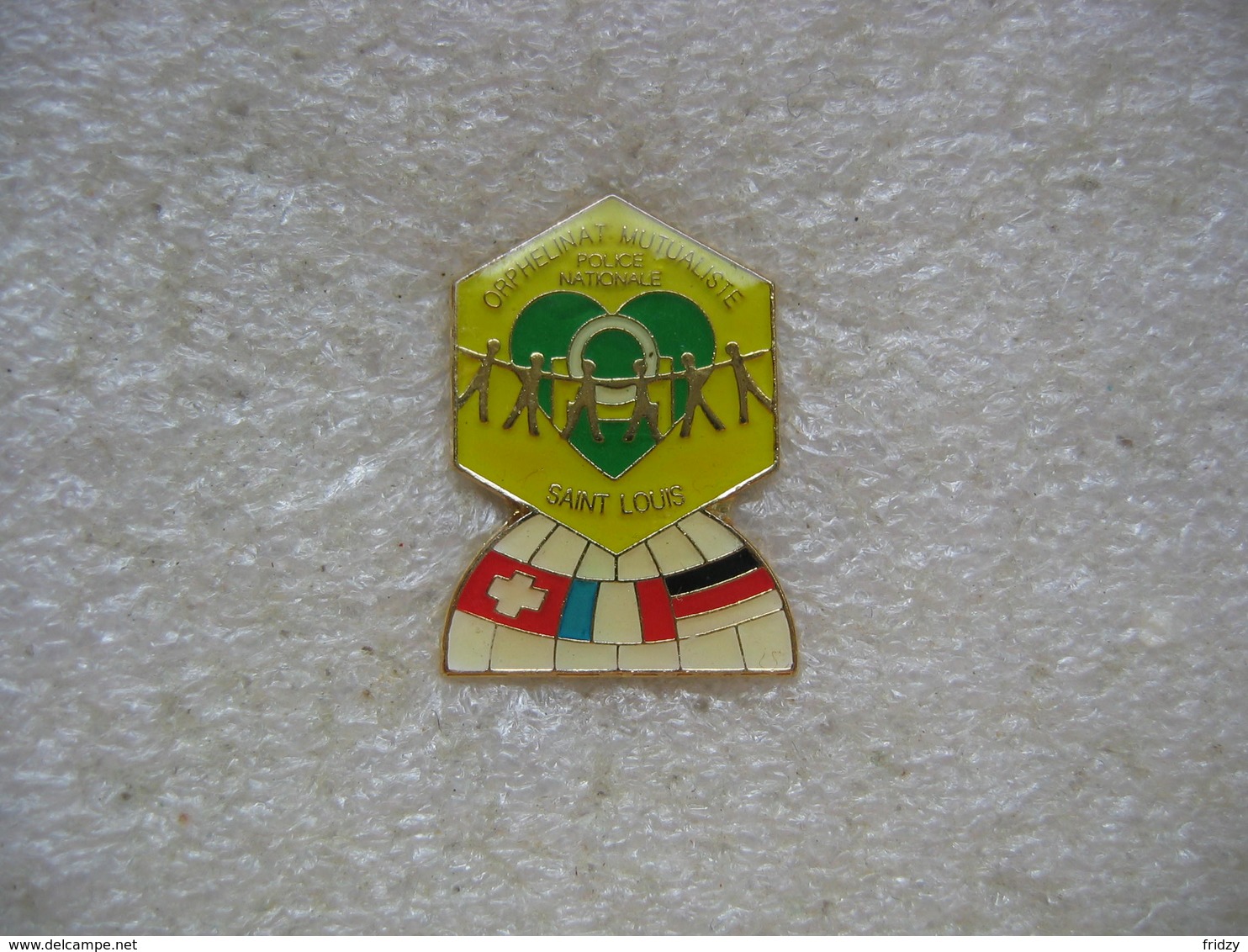 Pin's De L'orphelinat Mutualiste De La Police Nationale De La Ville De St Louis En Alsace, - Police