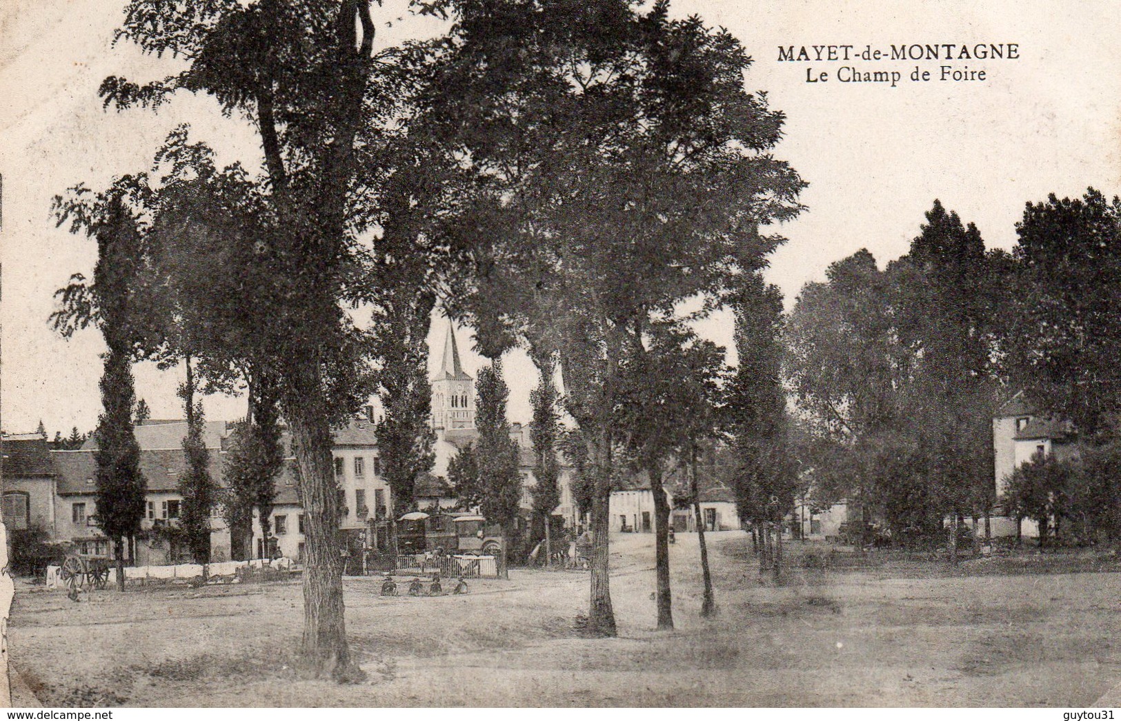 03 Allier : Le Mayet De Montagne Le Champ De Foire - Autres & Non Classés