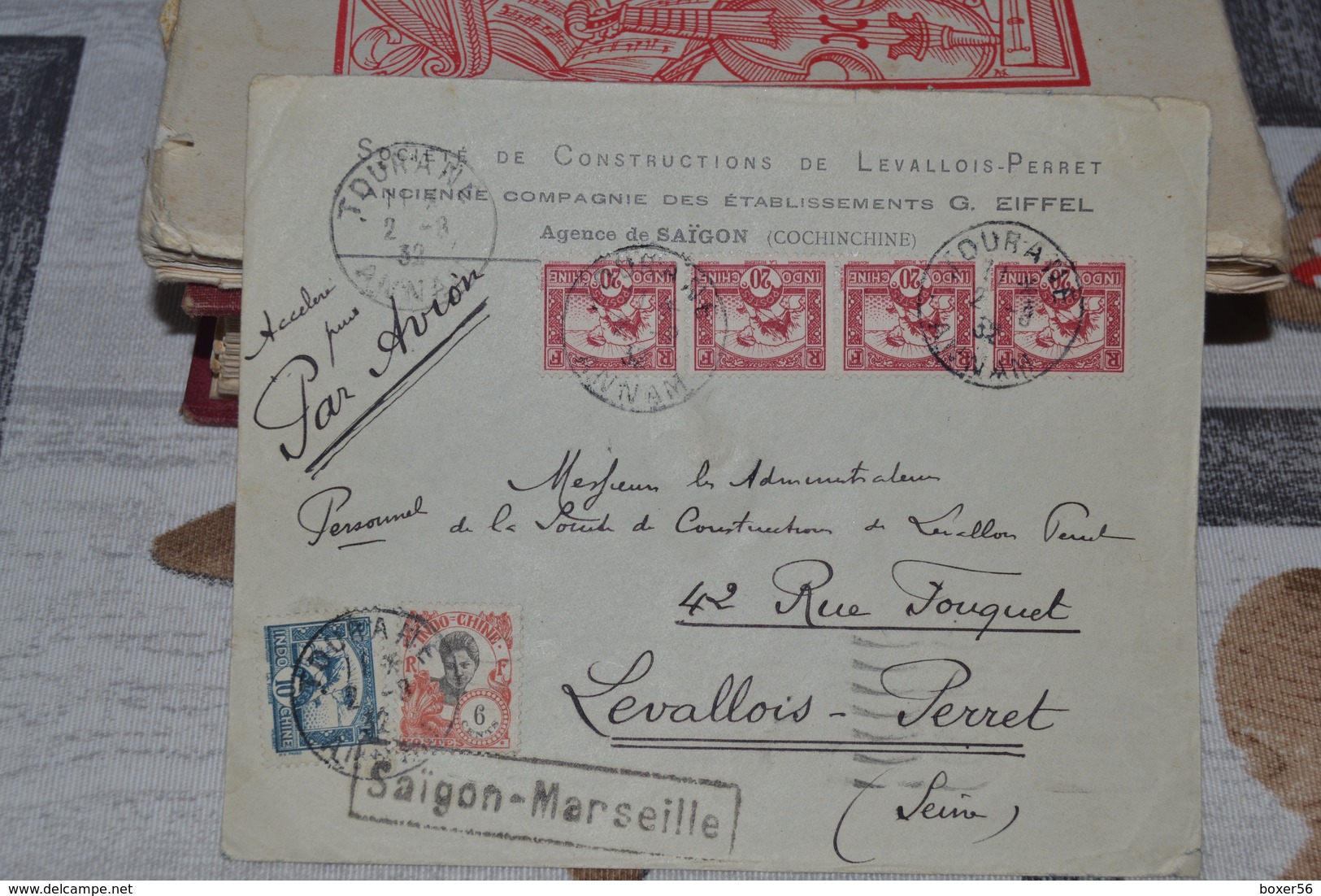 TIMBRES  20C ROUGE  INDOCHINE SUR LETTRE. SAIGON MARSEILLE .PAR AVION .1932 ; BEAUX CACHETS DE DÉPART ET D;ARRIVÉE - Covers & Documents