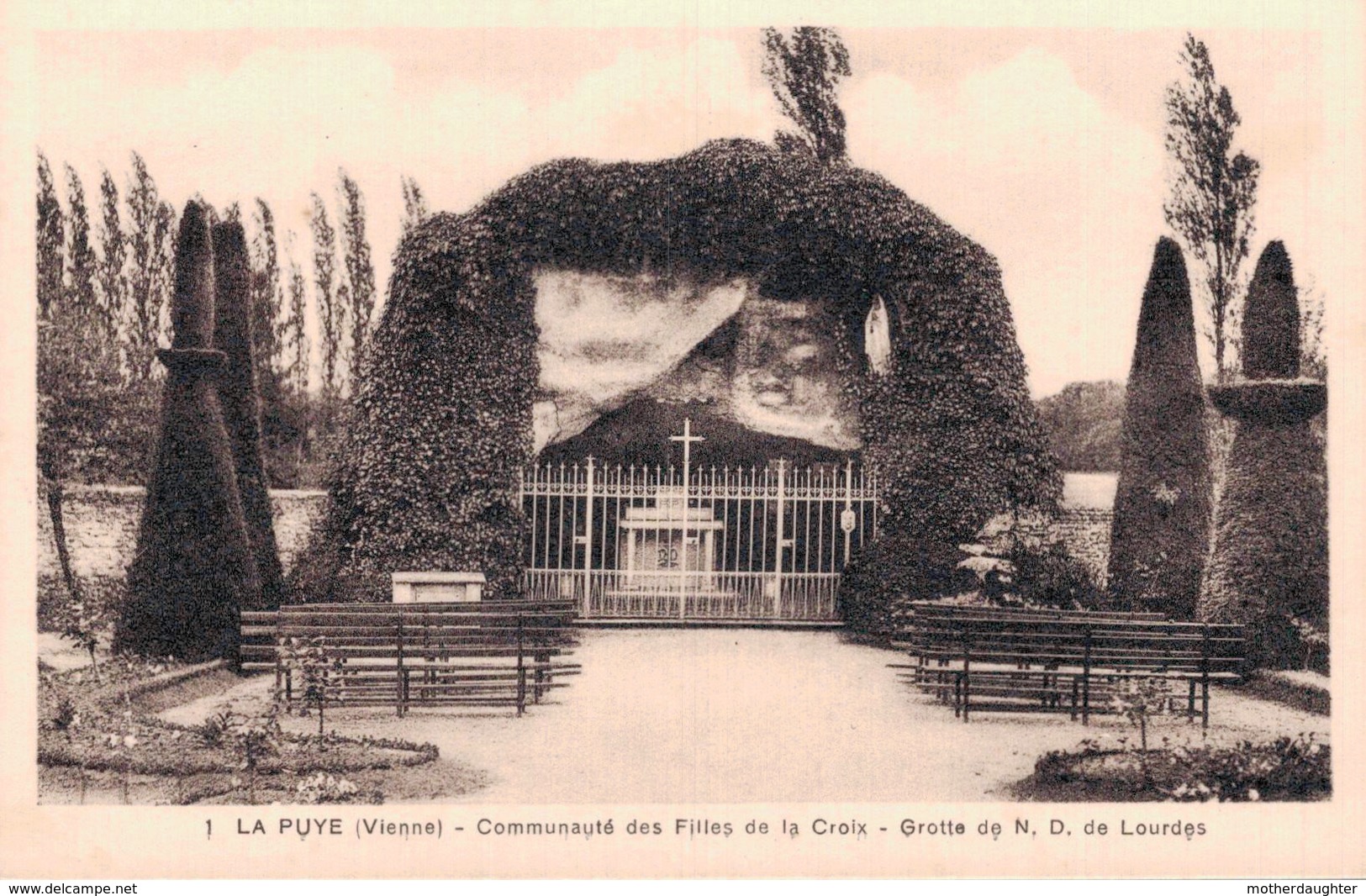 LA PUYE COMMUNAUTE DES FILLES DE LA CROIX GROTTE DE NOTRE DAME DE LOURDES - Other & Unclassified