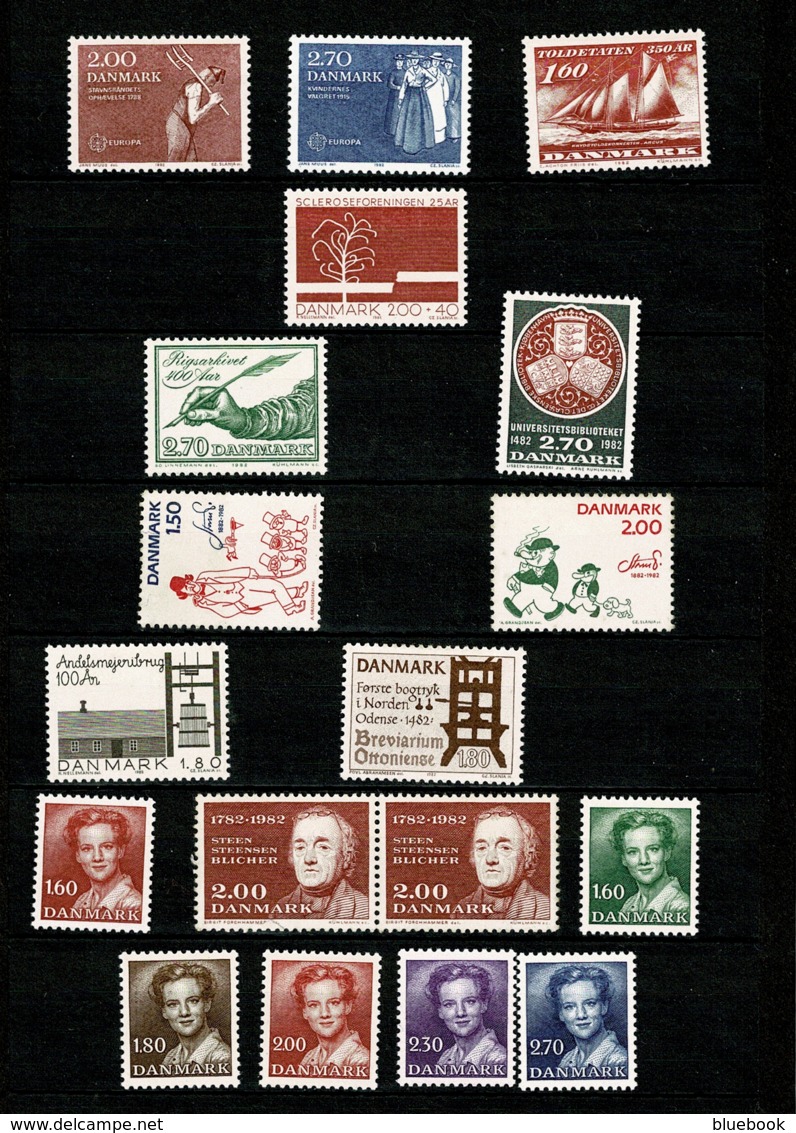 Ref 1259 - Denmark 1995 Stamp Pack - + 1982 Issues MNH - Cat £62+ - Verzamelingen