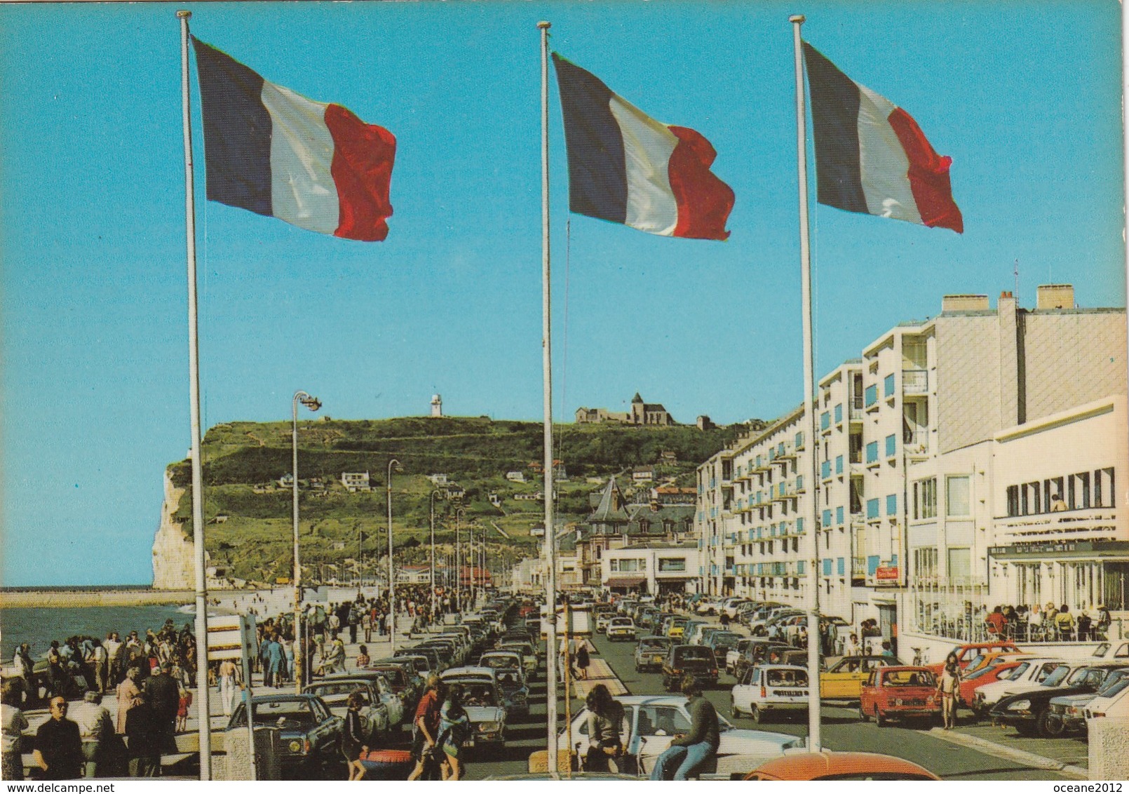 76 Fecamp. Le Cap Fagnet Et Le Boulevard De La Plage - Fécamp