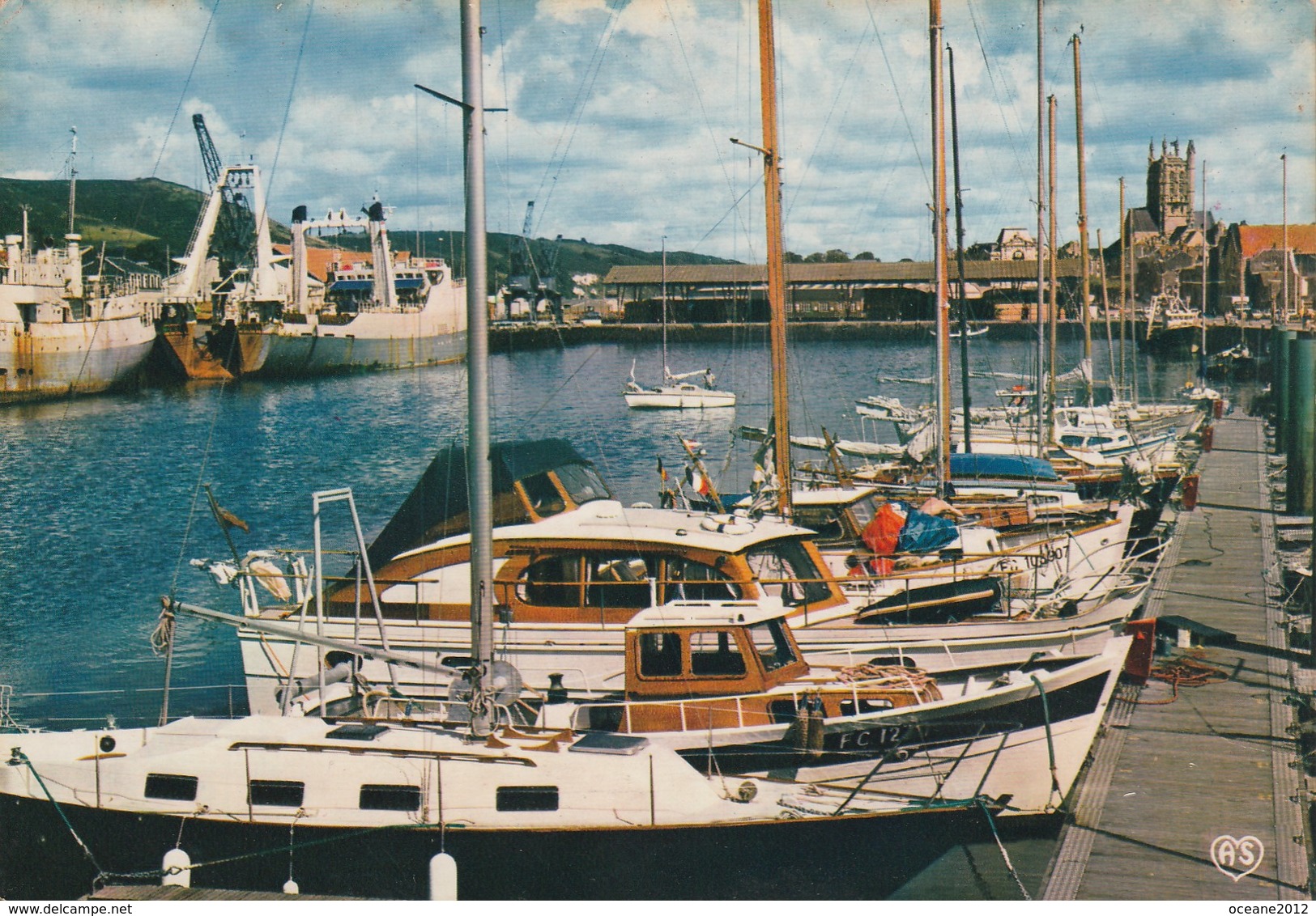 76 Fecamp. Le Port De Peche, Eglise Saint Etienne Et Bateaux De Plaisance - Fécamp