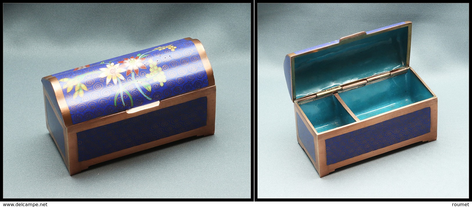 Boîte Chinoise En émail, Cloisonnée Cuivre, En Forme De Coffre, Fleurs En Décor Dominante Bleu Roi, 2 Comp., 85 X40x55mm - Stamp Boxes