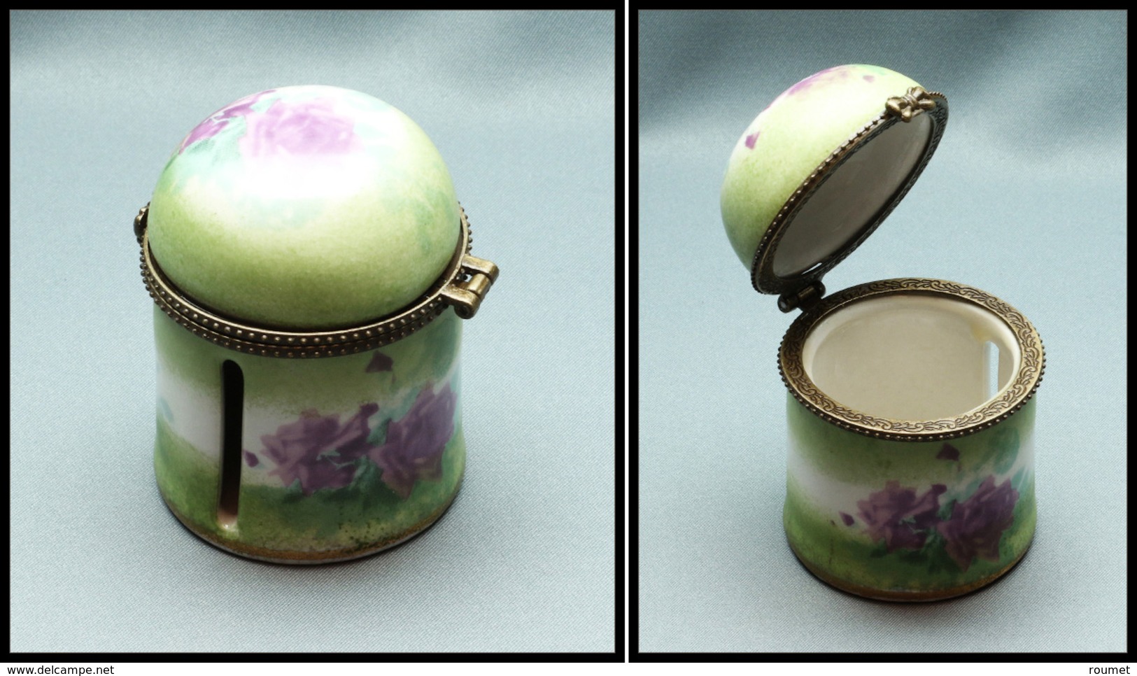 Distributeur De Roulettes En Porcelaine, Cerclage Bronze, à Décor De Roses Sur Fond Vert, Marqué "VTCO", Diam. 45mm, H.6 - Stamp Boxes