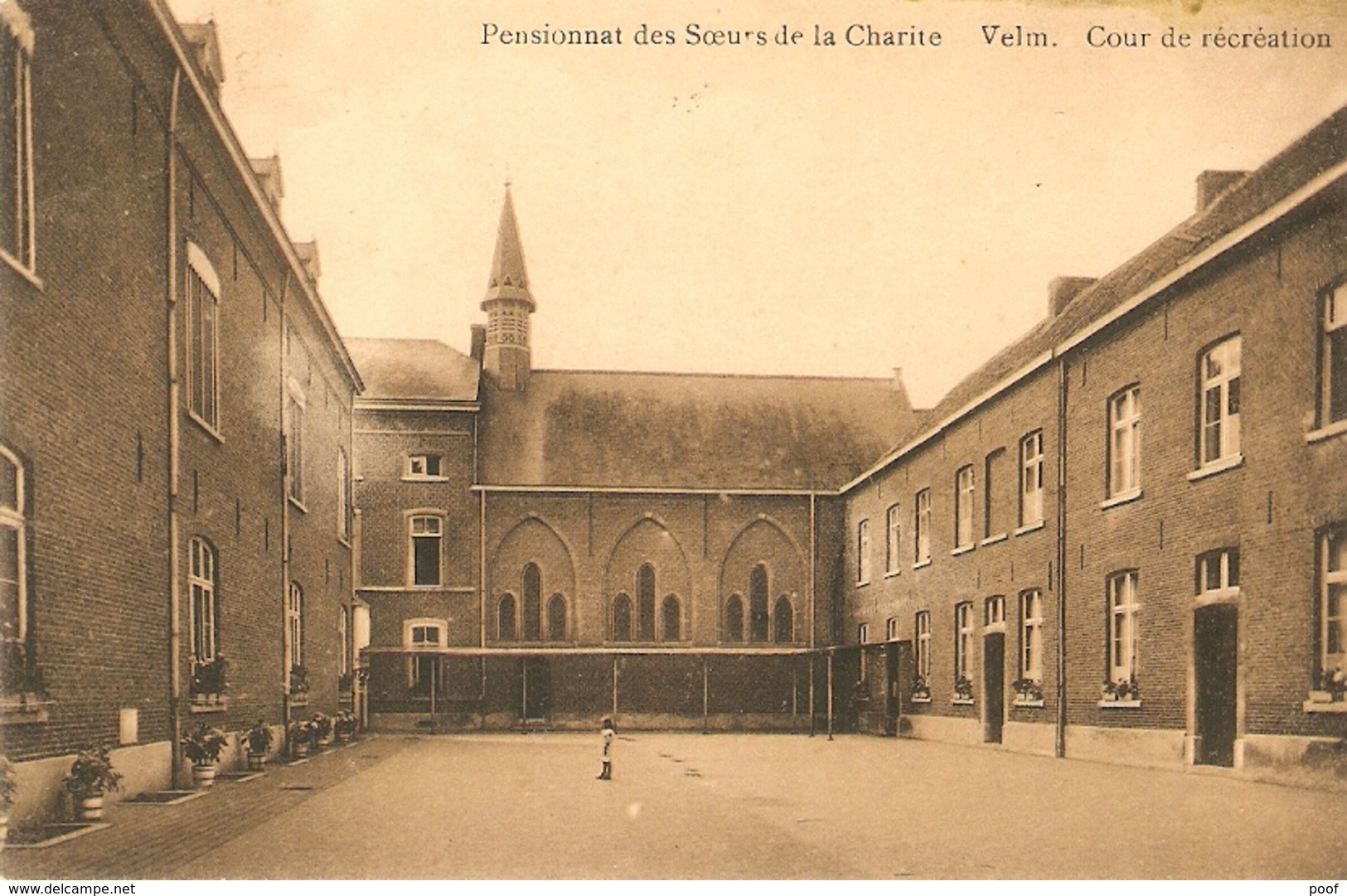 Velm ( St-Truiden ) : Pensionnat Des Soeurs De La Charité  --- Cour De Récréation - Sint-Truiden