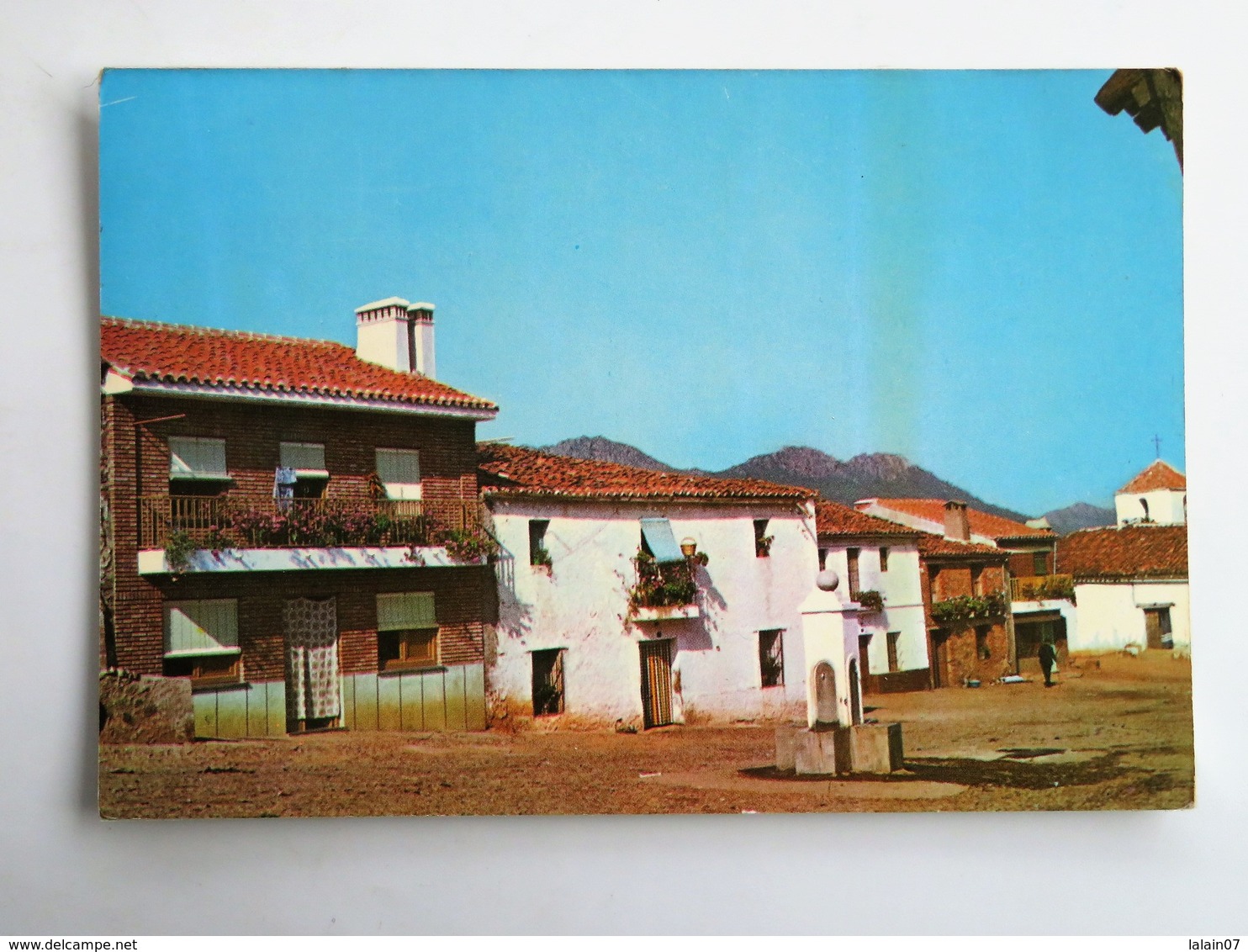 C.P.A. : NAVALVILLAR DE IBOR (caceres) : Vista Parcial, Plaza General Franco - Cáceres