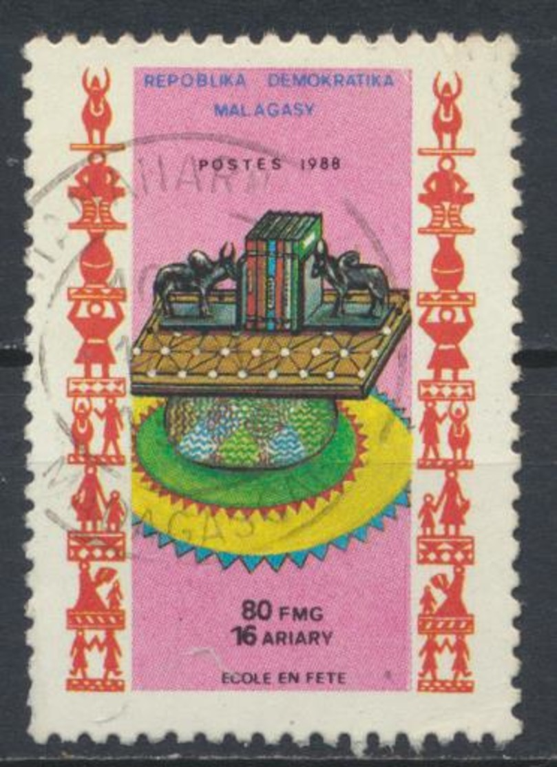 °°° MADAGASCAR - Y&T N°876 - 1988 °°° - Madagascar (1960-...)