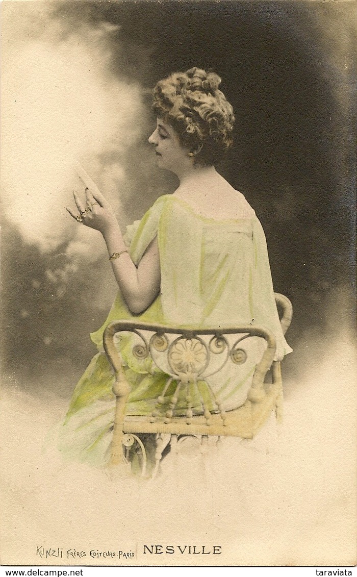 Juliette NESVILLE Comédienne Artiste - Künstler