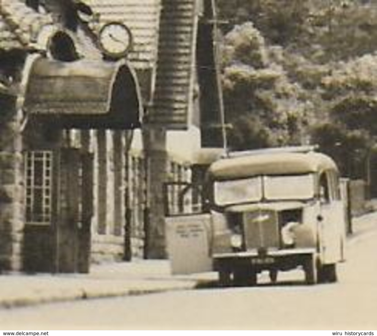 AK 0127  Oberhof - Bahnhof ? , Alter Bus / Verlag Straub & Fischer Um 1930-50 - Oberhof