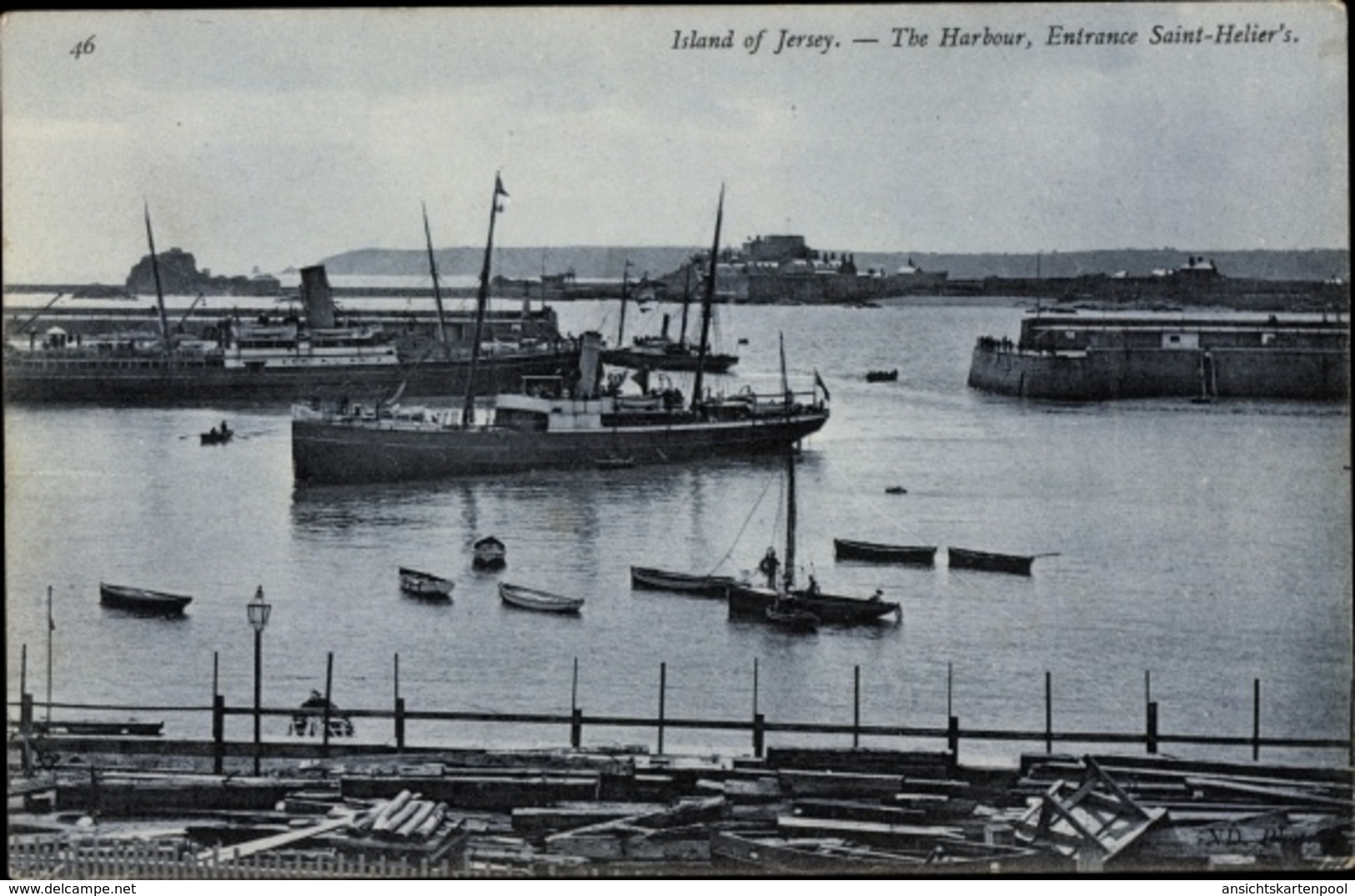 Cp Saint Helier Jersey Kanalinseln, The Harbour, Entrance, Steamer, Boats - Autres & Non Classés