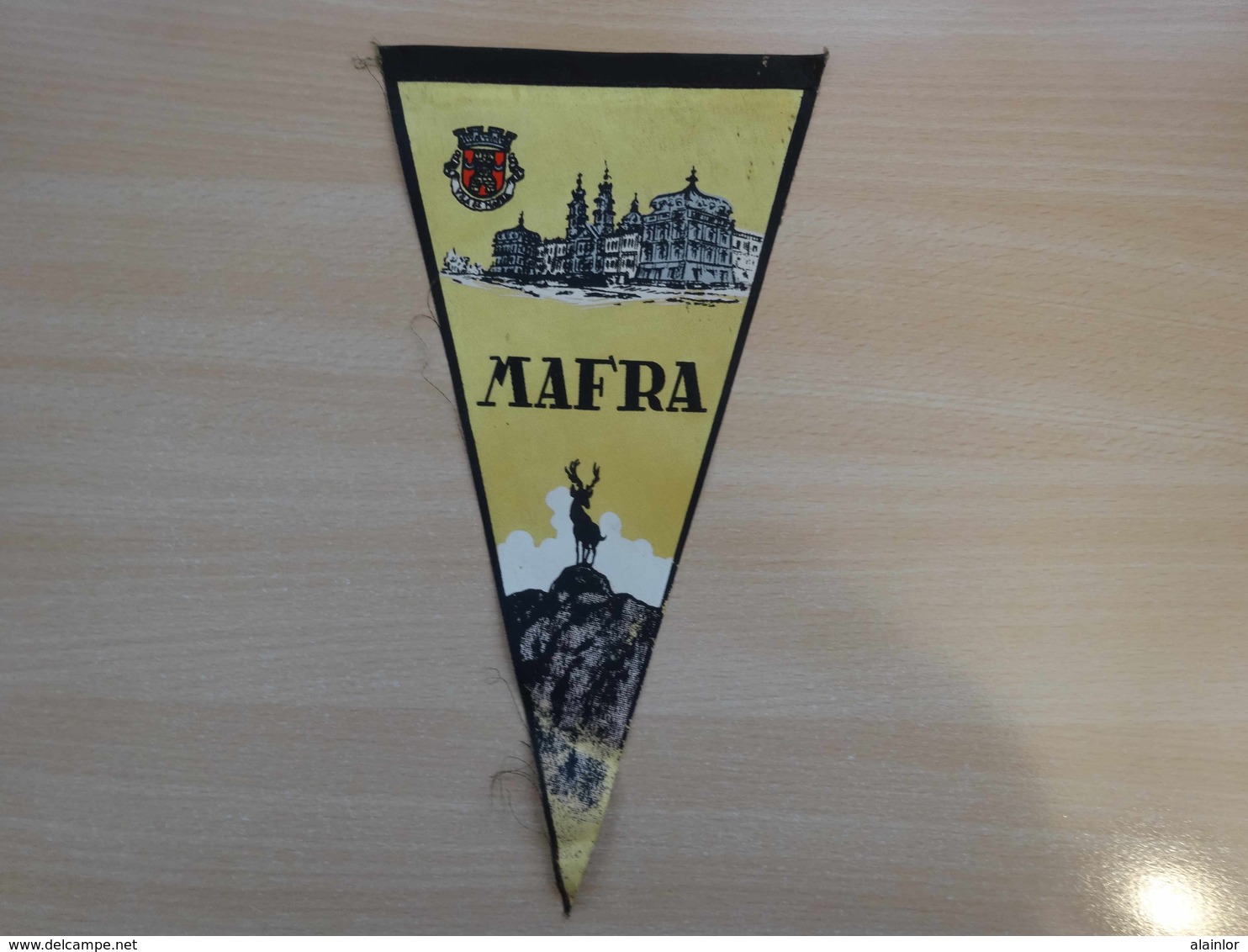 Tourist Pennant PORTUGAL MAFRA (vintage Years 60) - (Fanion - Wimpel - Vaantje - Banderin) - Obj. 'Souvenir De'