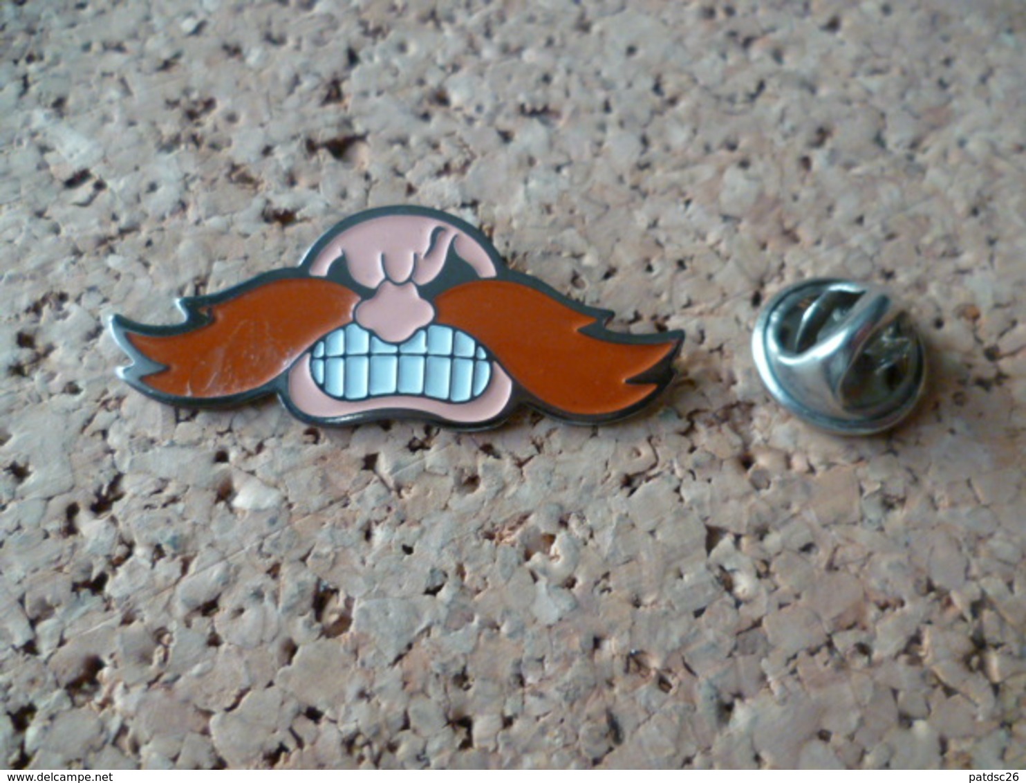 PIN'S  PROFESSOR ROBOTNIK  SEGA MOUSTACHE  DENT  TOOTH - Games