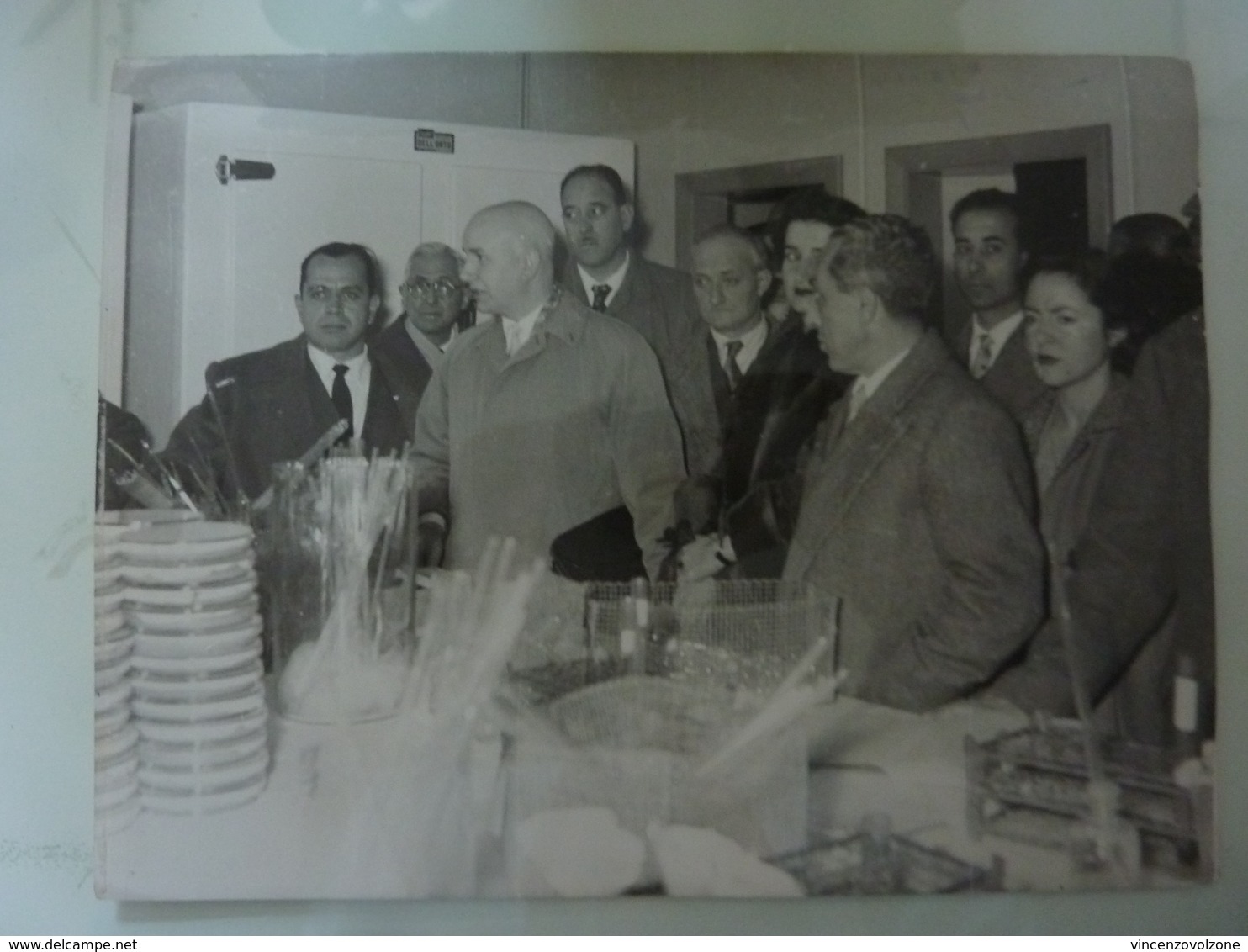 Lotto 3 Fotografie "MINISTRO IN VISITA  STABILIMENTO ANTIBIOTICI LEPETIT Torre Annunziata 1 Marzo 1955" - Personalità