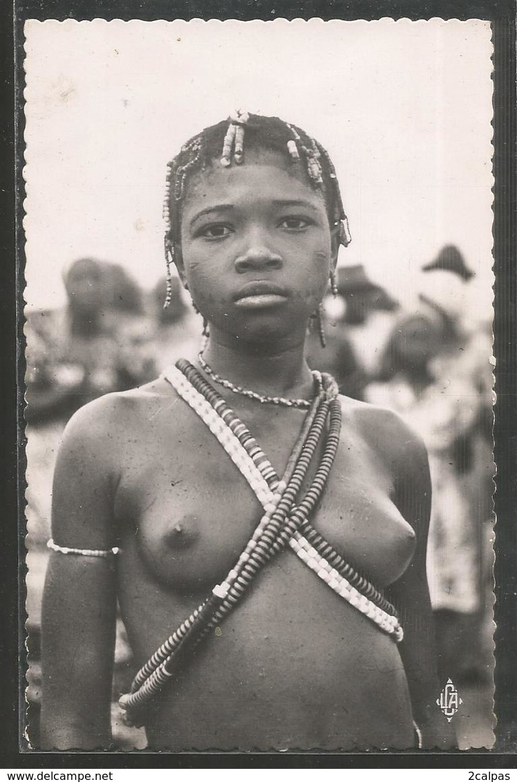 Oubangui Chari Danseuse Sango - Jeune Femme Presque Nue - Nu - Colliers -  Photo Pauleau ? - Non Classés