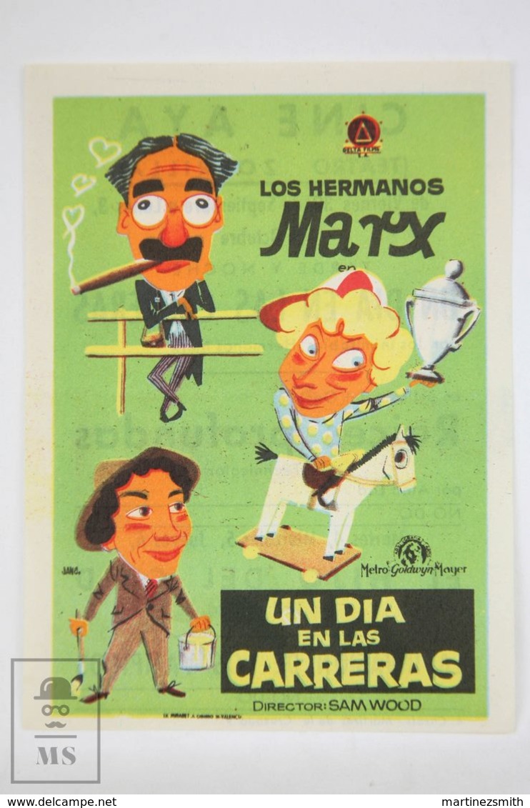 Original 1937 A Day At The Races Cinema / Movie Advt Brochure - The Marx Brothers,  Groucho Marx,  Harpo Marx & Chico - Publicité Cinématographique