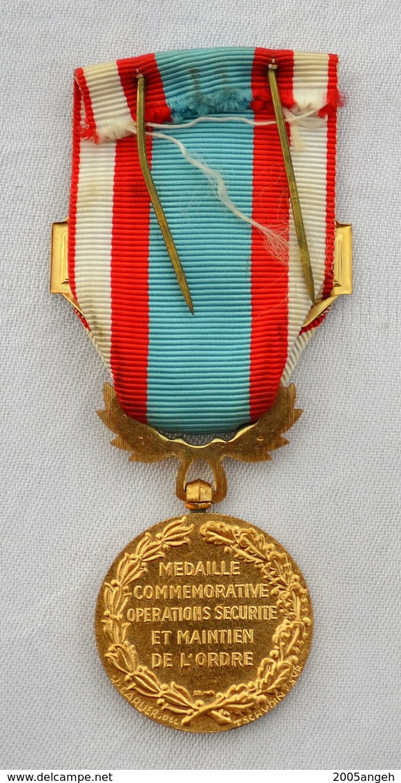 Médaille République Française Algérie Médaille Commémorative Opération Sécurité Et Maintien De L'ordre. - Other & Unclassified