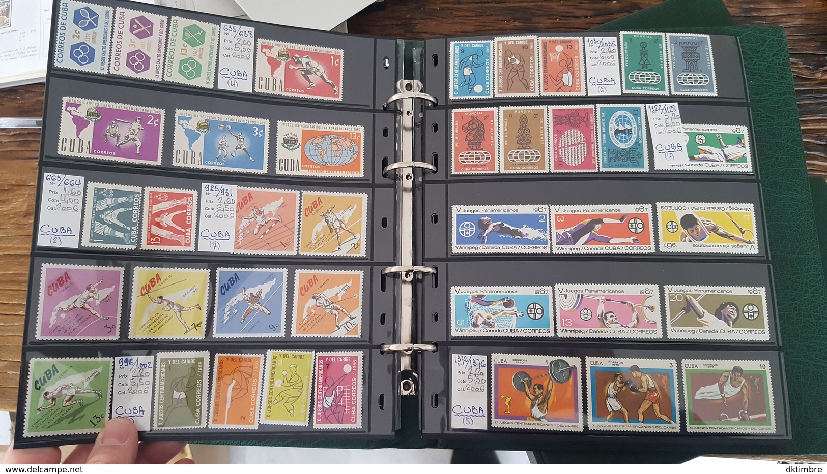 LOT 435973 ALBUM ET ETUI TIMBRE DU MONDE NEUF** THEME SPORT SUPERBE LOT PORT A  15 EUROS - Collections (en Albums)