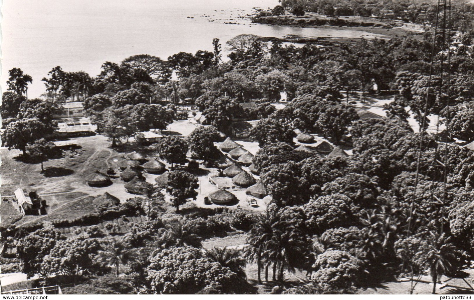 GUINEE CONAKRY VUE AERIENNE DU QUARTIER INDIGENE CARTE PHOTO DENTELEE - French Guinea