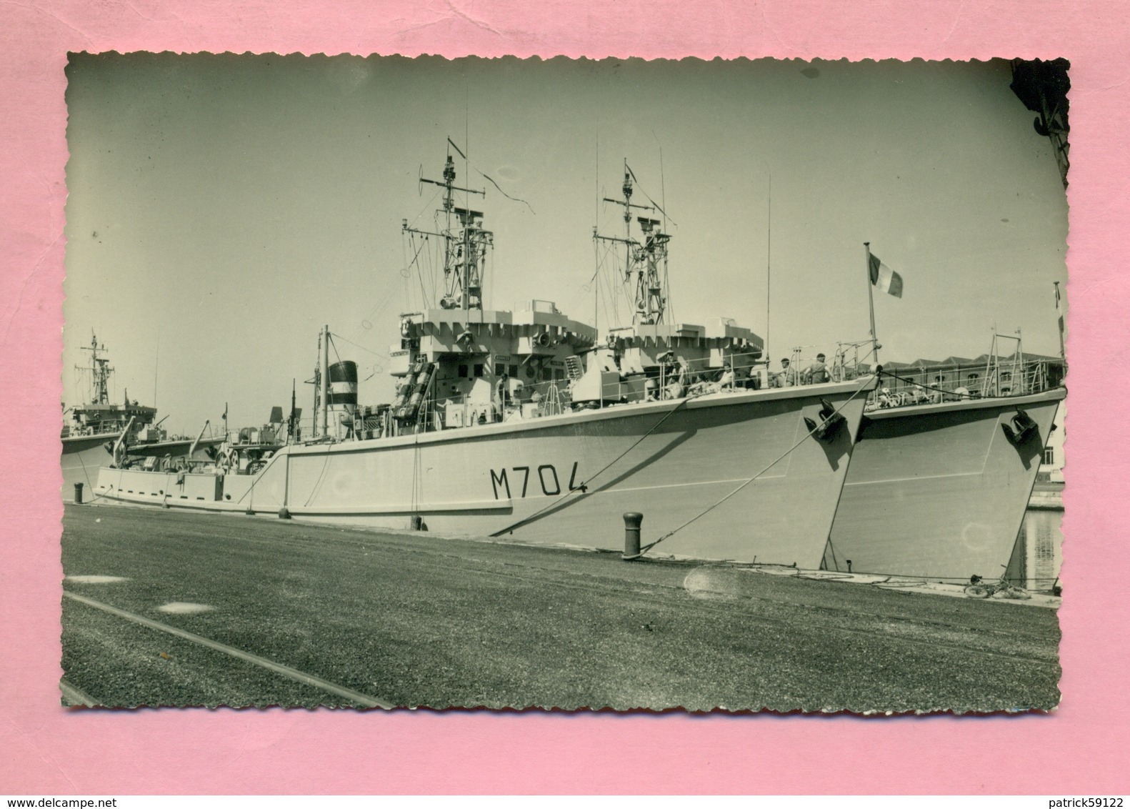 PHOTOGRAPHIE - DUNKERQUE - DRAGUEURS DE MINES - M704 : ALGOL - CLICHE TOP ( COUDEKERQUE ) - MARINE DE GUERRE FRANCAISE - Lieux