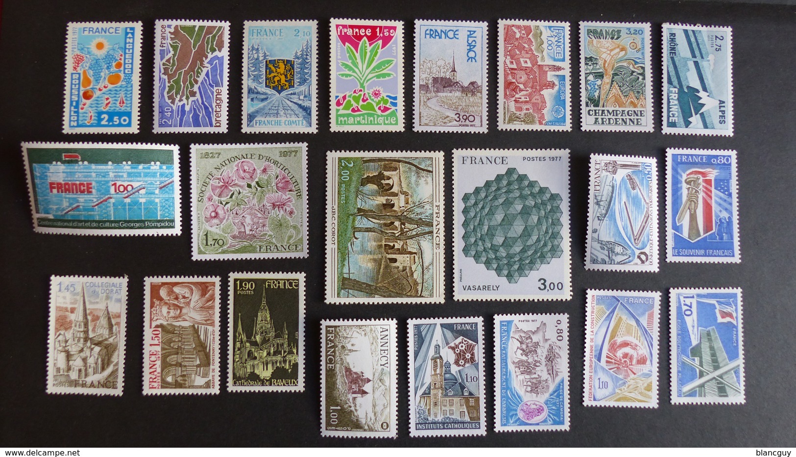 FRANCE - Année 1977 - 44 Timbres ** Neufs Sans Charnière Différents - Vrac (max 999 Timbres)