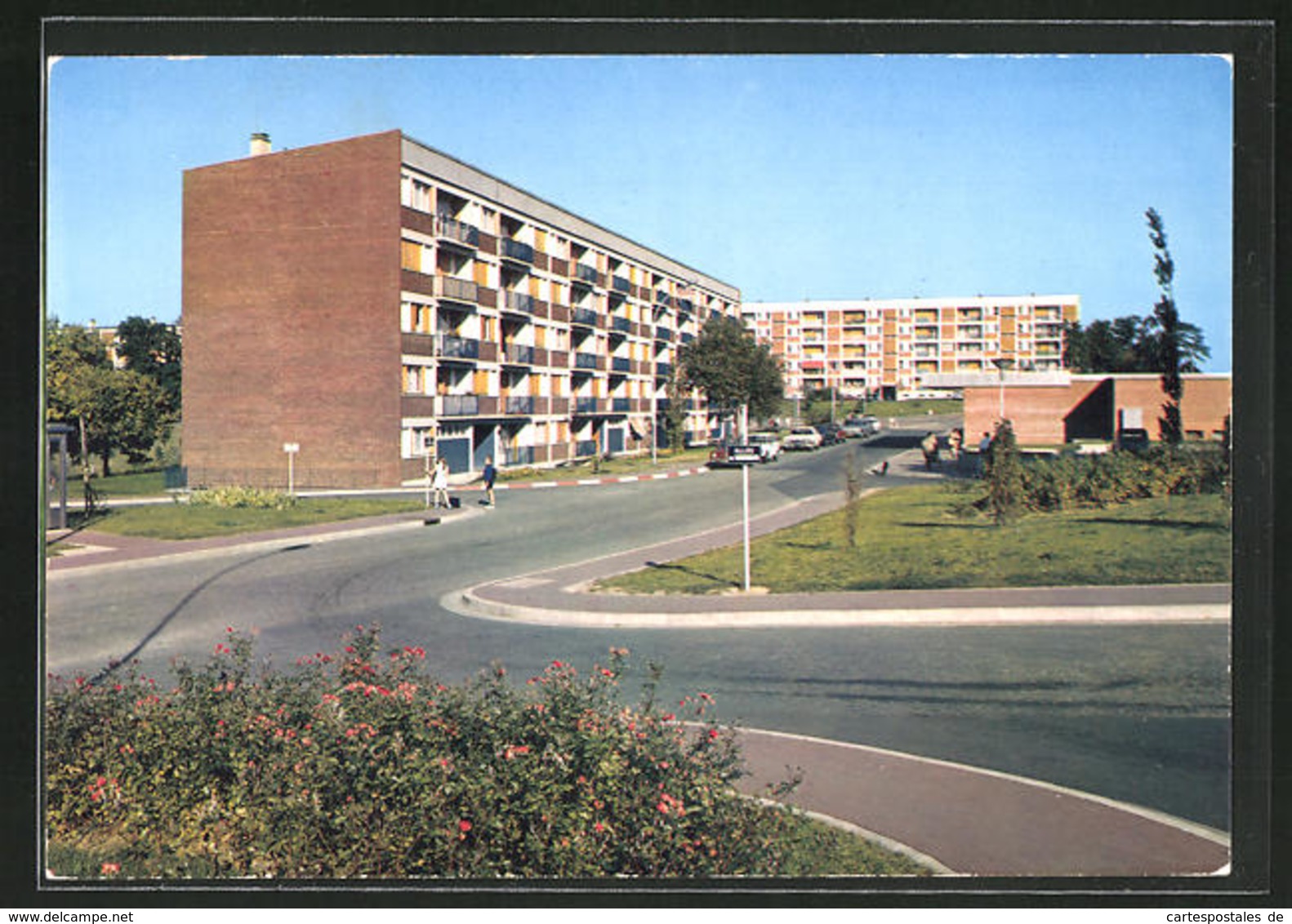 CPA Aubergenville, Vue Dans La Rue Des Fleuriottes - Aubergenville