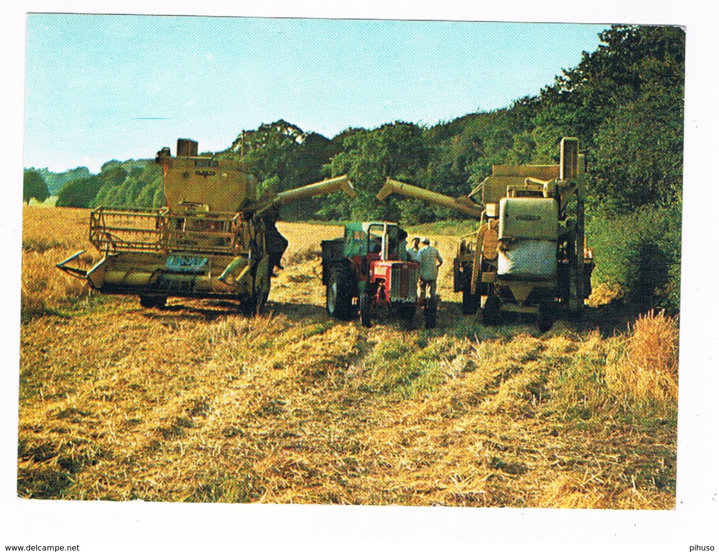 TRAKTOR-15   Harvesting Corn With 2 Combines And A Tractor - Cultures