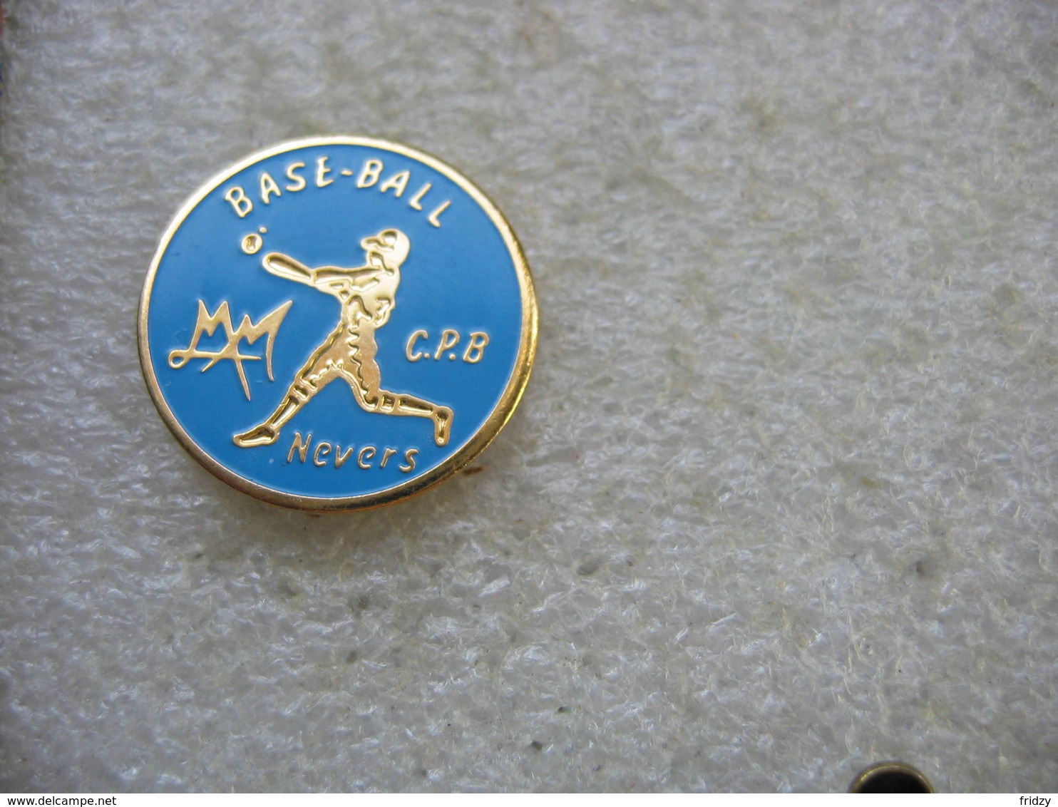 Pin's Du Club De Base-Ball De La Ville De NEVERS - Baseball