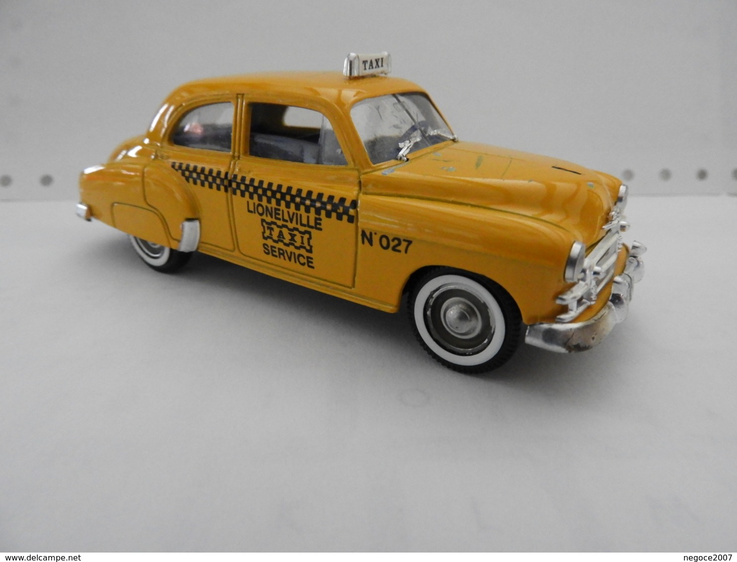 Chevrolet 1950 Taxi En Métal Au 1/43éme Made In France - Solido