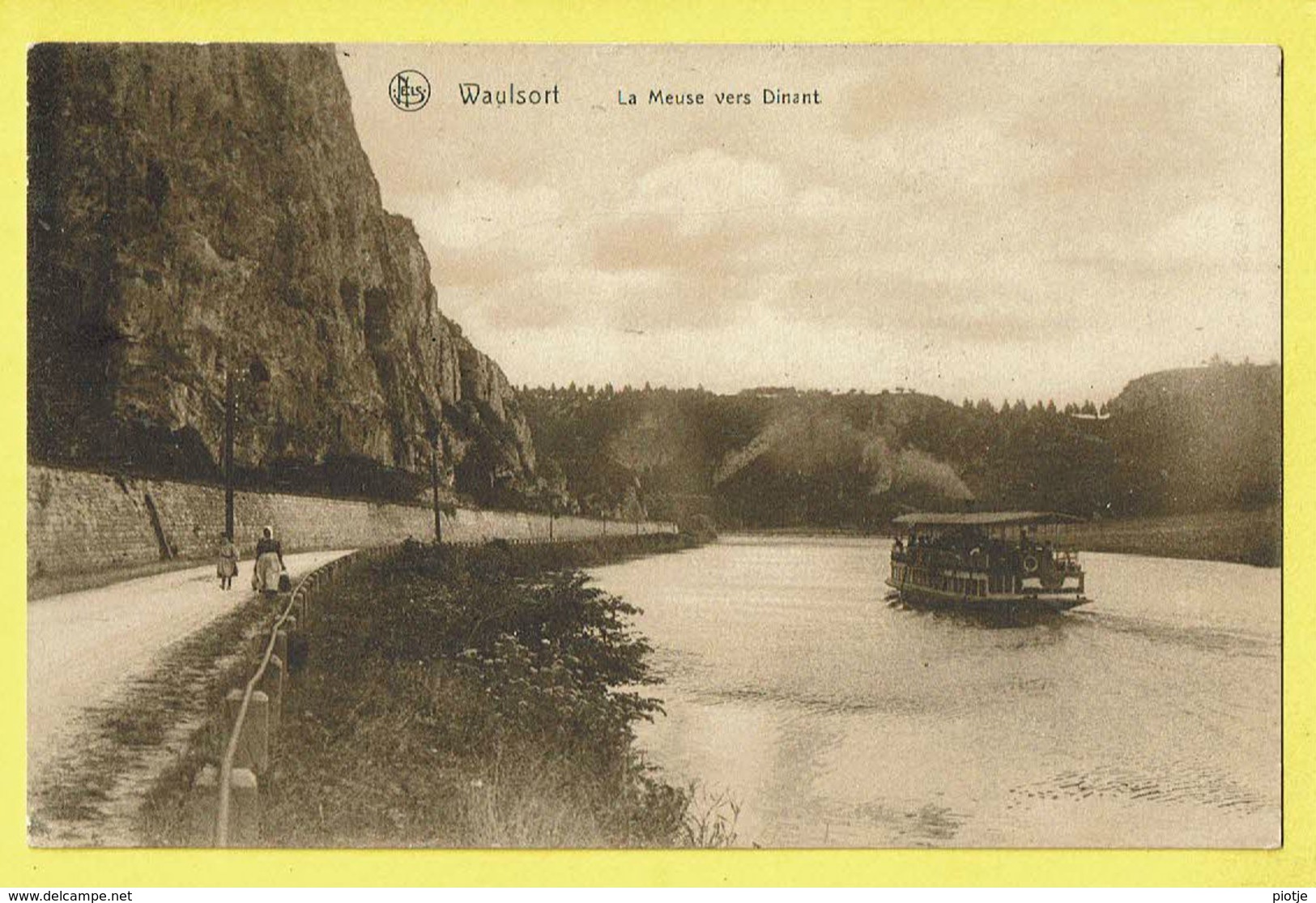 * Waulsort (Hastière - Namur - La Wallonie) * (Nels) La Meuse Vers Dinant, Bateau Touriste, Quai, Canal, Animée, TOP - Hastière